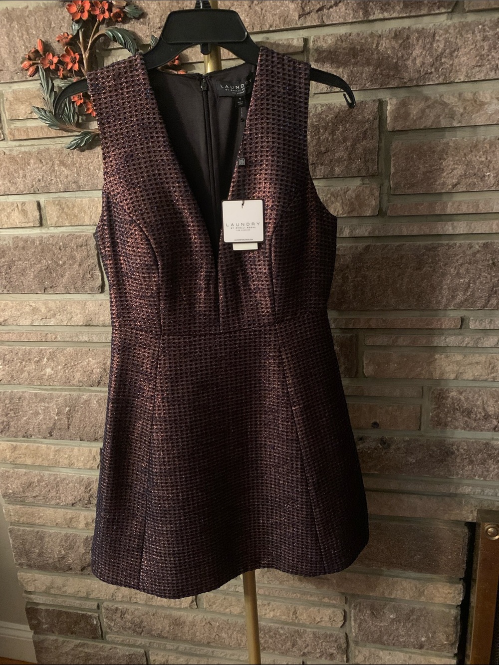 Laundry By Shelli Segal Plum and Black Textured V-Neck Mini Dress